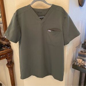 FIGS Men Sage Green Leon Technical Collection V-Neck Scrub Top Size Large